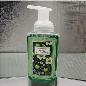 Goose Creek Foaming Hand Soap- Apple Blossoms (9.1 fl oz)